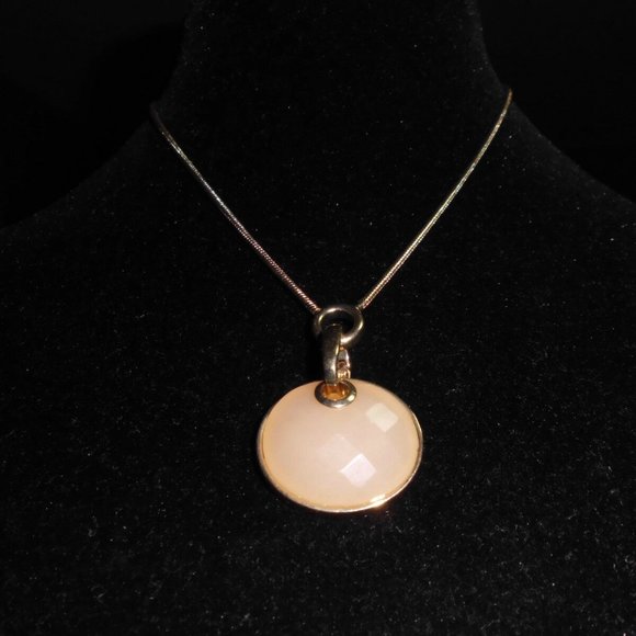 Vintage Jewelry - Vintage Gold Tone Peach Textured Pendant Necklace